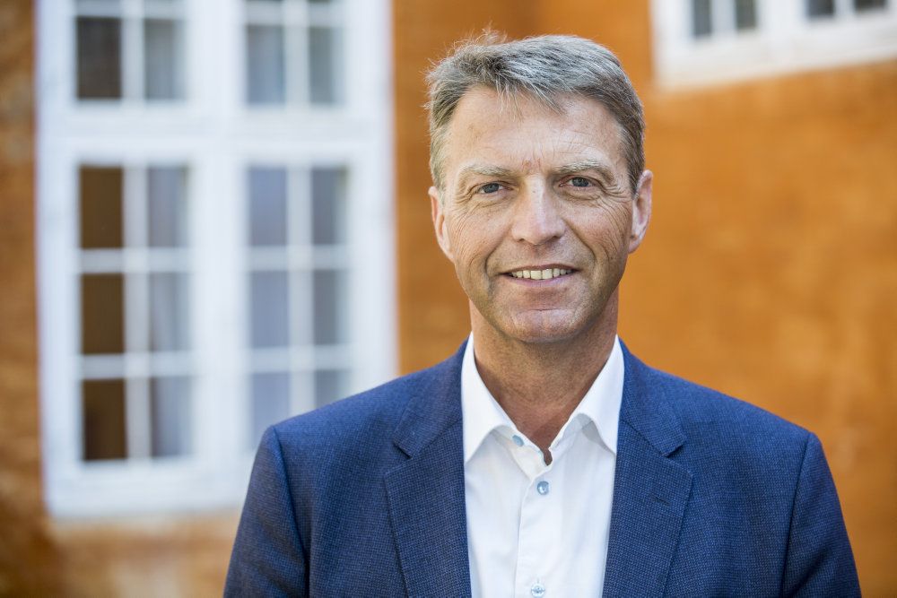 Formand for Skolelederforeningen Claus Hjortdal er ikke enig med De Konservative, der lægger op til at gøre skoledagene kortere for folkeskoleelever. (arkivfoto).