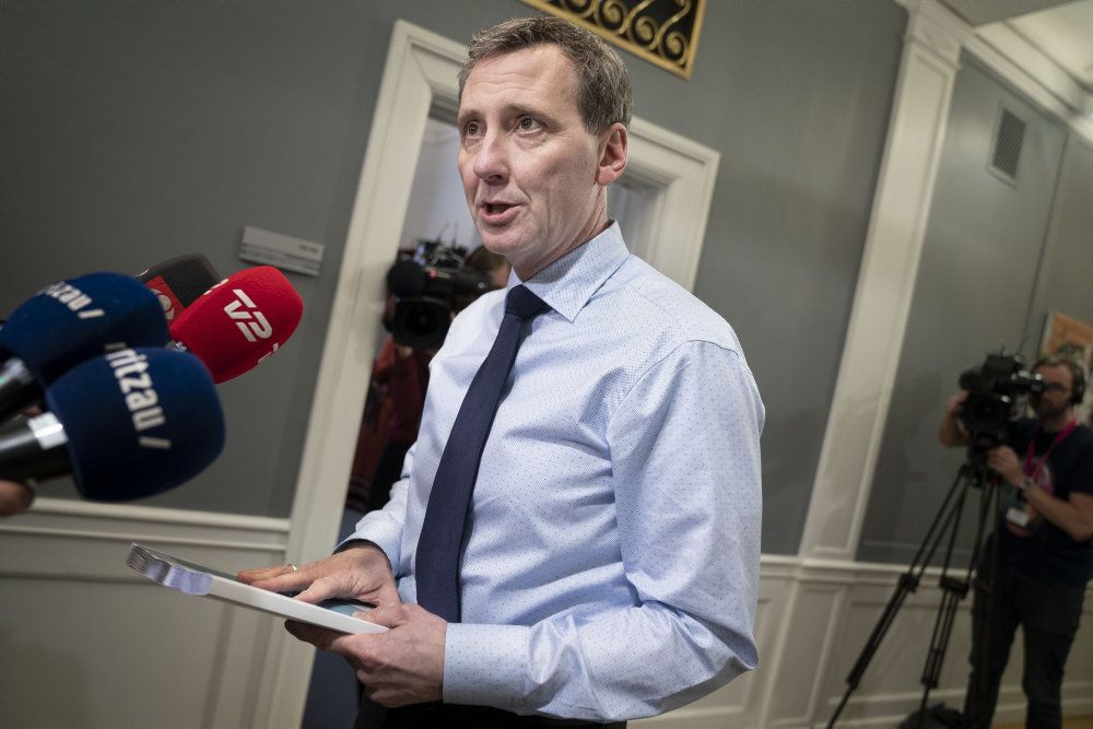 Regeringen har sendt et lovforslag om ny voldtægtslovgivning i høring.
- Det er et stort og vigtigt skridt, og regeringen støtter forslaget, for det handler om ligeværd, respekt og ret til at bestemme over sin egen krop, sagde justitsminister Nick Hækkerup (S) onsdag.
