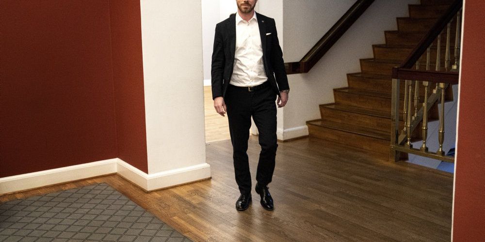 Jakob Ellemann-Jensen (V) fortæller, at Venstre har tre håndfaste krav til regeringen, hvis den skal gøre sig forhåbninger om, at partiet går med i en bred aftale om en udligningsreform.