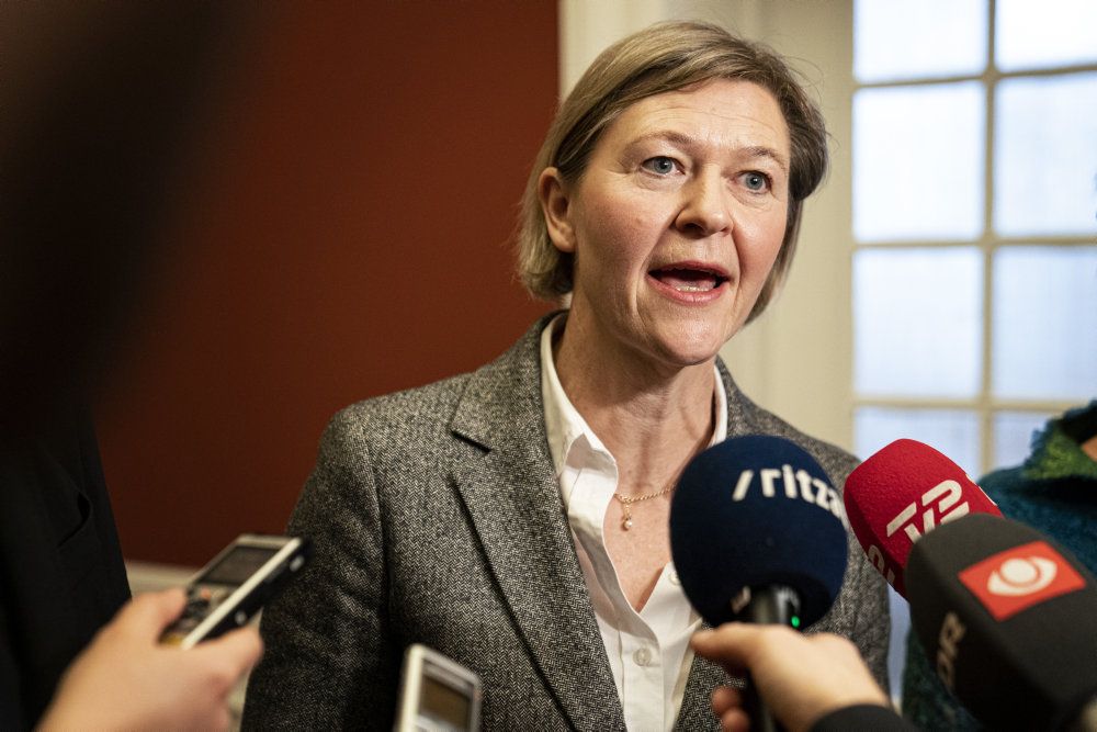 Alternativets politiske leder, Josephine Fock, bliver i en artikel i Information beskyldt af anonyme kilder for at have "rusket" i folk og generelt have en ubehagelig ledelsesstil. Folketingsgruppen sagde tirsdag, at den samarbejder 100 procent med hende. (Arkivfoto)
