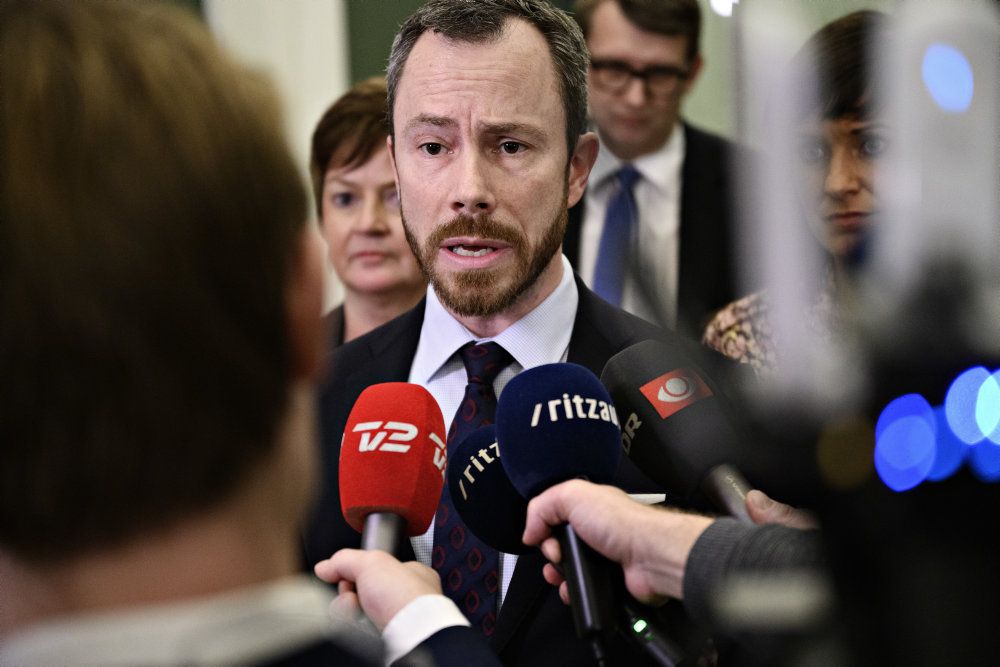 Venstre-formand Jakob Ellemann-Jensen samt Sophie Løhde, Troels Lund Poulsen og Anni Matthiesen ankommer til forsoningsmøde i Statsministeriet.