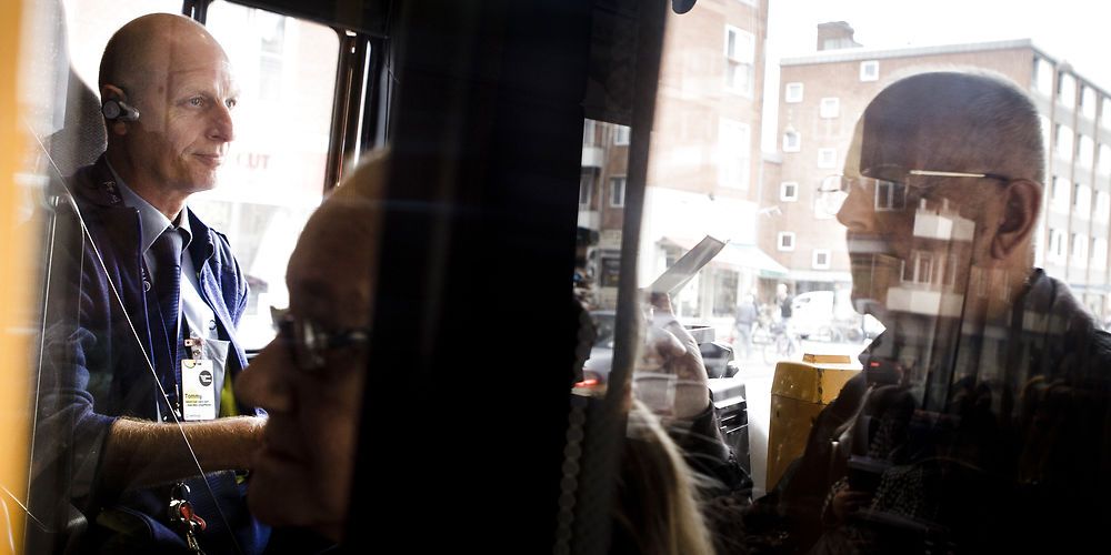 (Arkiv) Buschauffører og taxachauffører er blandt de faggrupper, der er mest udsat for at få overført smitte fra coronavirus, skriver Fagbladet 3F.