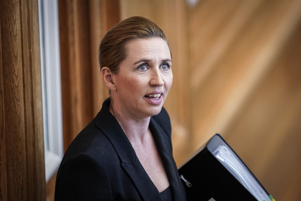Statsminister Mette Frederiksen (S) vil skulle svare på, hvorfor Finansministeriets pressechef Sigga Nolsøe er fortid i ministeriet, når statsministeren skal i forespørgelsesdebat i Folketinget.