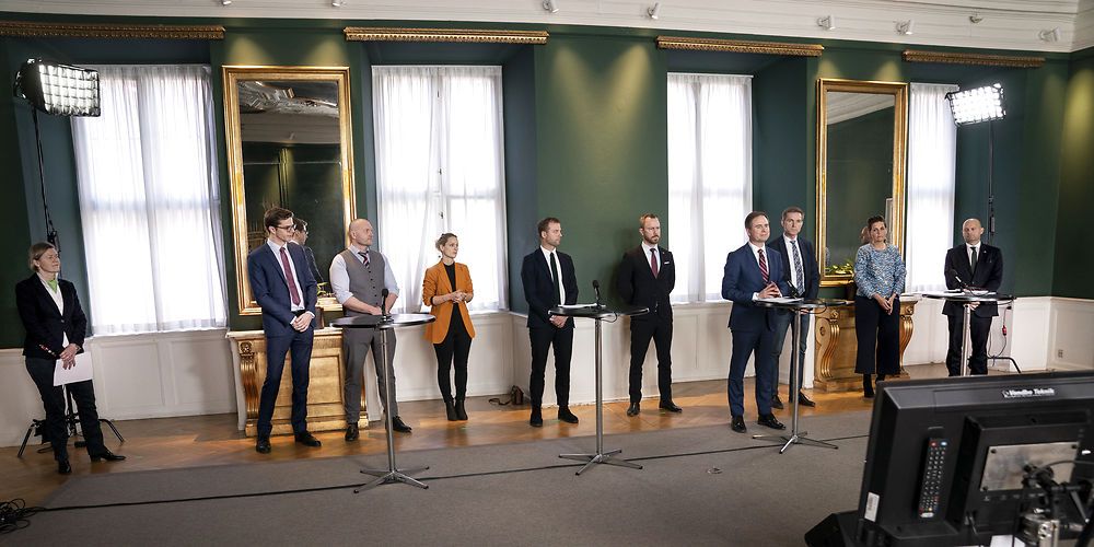 Alle Folketingets partier har indgået en stor aftale i coronakrisen. Raske og syge dagpengemodtagere får forlænget dagpengeperioden.