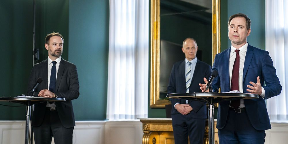 Finansminister Nicolai Wammen(S) lover, at staten dækker alle ekstraudgifter til corona-krisen i kommunerne og regionerne.