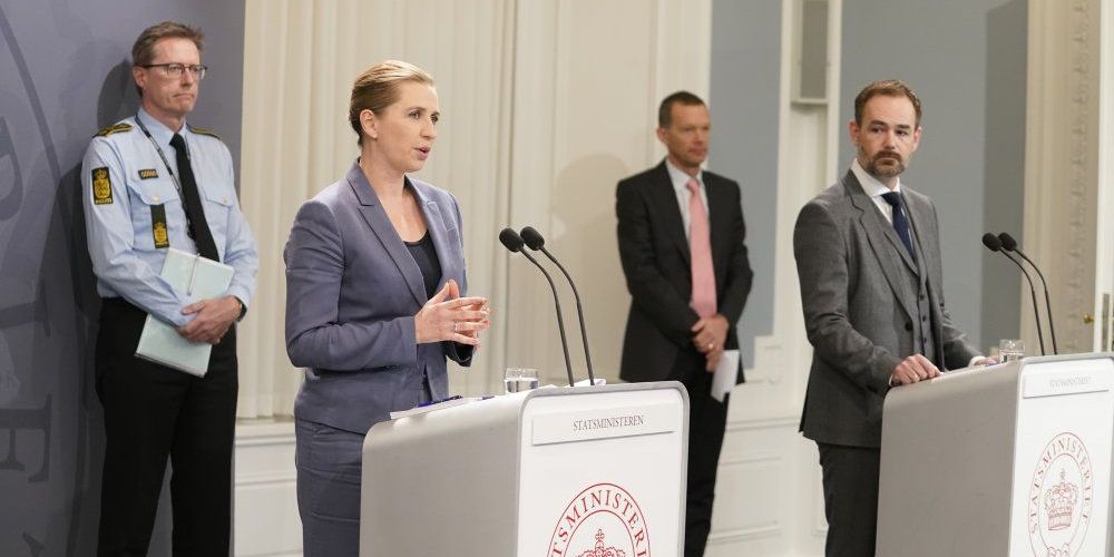 Statsminister Mette Frederiksen (S) og KL's formand Jacob Bundsgaard var blandt deltagerne på mandagens pressemøde i Statsministeriet. Bundsgaard fortalte blandt andet, at kun 1,2 procent af børnene, der er i nødpasning.