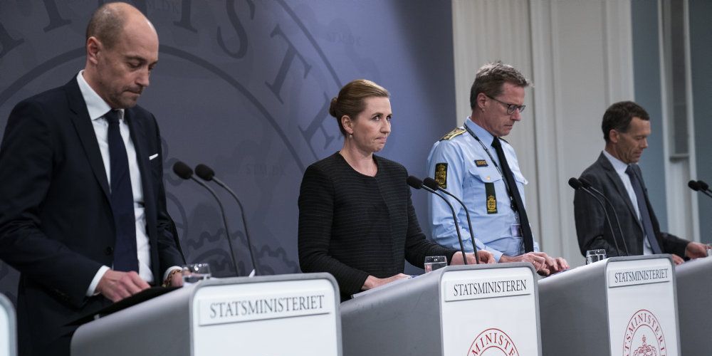 På et pressemøde onsdag aften sagde statsministeren: - Sygehuse og plejehjem opfordres til at begrænse besøgende med øjeblikkelig virkning. Og det er vigtigt, at alle pårørende respekterer det.