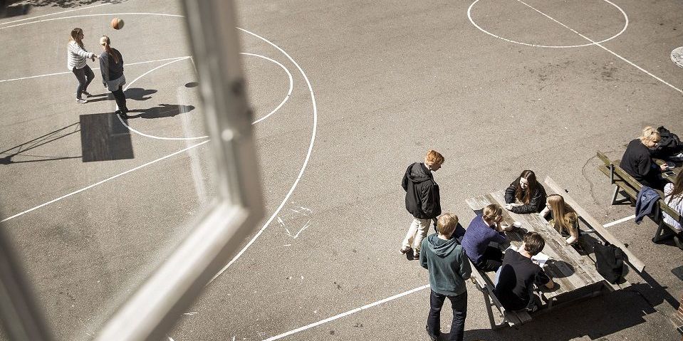 Fra mandag i den kommende uge bliver der stille i skolegården på samtlige landets skoler. (Arkivfoto)