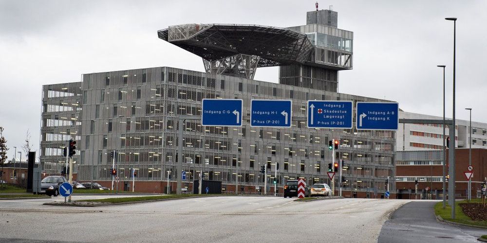 På Aarhus Universitetshospital er det indtil videre kun en håndfuld medarbejdere, der som følge af de skærpede krav til sundhedsansatte, må blive hjemme. (Arkivfoto)
