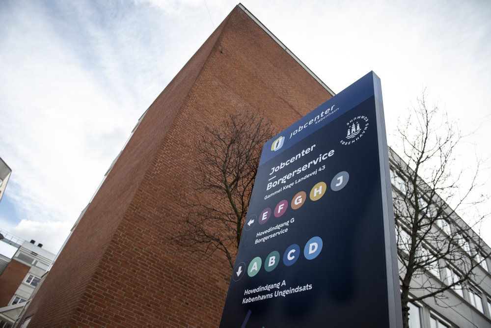 Jobcentrene har fået omkring 46.000 flere ledige siden 9. marts. Men af en række årsager kan antallet af ledige være langt højere. (Arkivfoto)