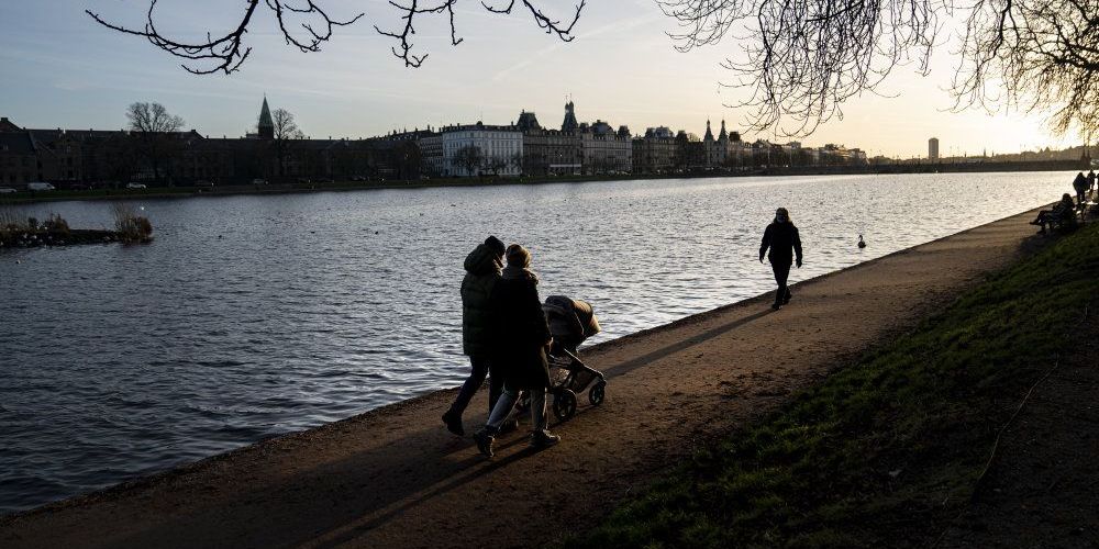 Fra 2015 til 2018 er der sket en lille stigning på 2,6 dage i den orlov, som fædre i gennemsnit tager, når et par får et barn. Men det er en langsom udvikling, siger professor. (Arkivfoto)