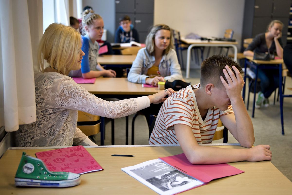 Flere kommuner er i tvivl om, hvordan de skal finde plads og lærerkræfter til de store elever, hvis den næste fase af genåbningen tillader, at også de vender tilbage til skolebænken.