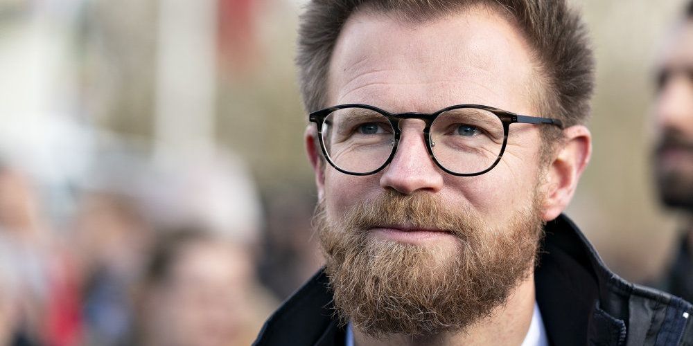 Transportminister Benny Engelbrecht (S) kunne torsdag sammen med partierne i rød blok præsentere udmøntningen af 361 millioner kroner fra finansloven til en forbedring af den kollektive trafik. (Arkivfoto)
