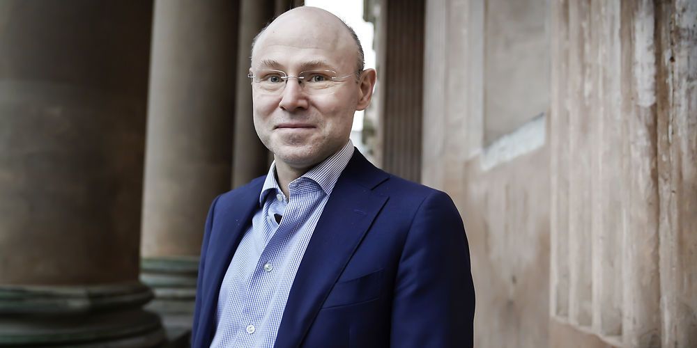 (Arkiv) Ombudsmand Niels Fenger har bedt Københavns Kommune og Ankestyrelsen om at følge op på en højesteretsdom, der gør det ulovligt at opkræve udbetalt kontanthjælp af familiemedlemmer til en borger, der har lovligt ophold i landet.