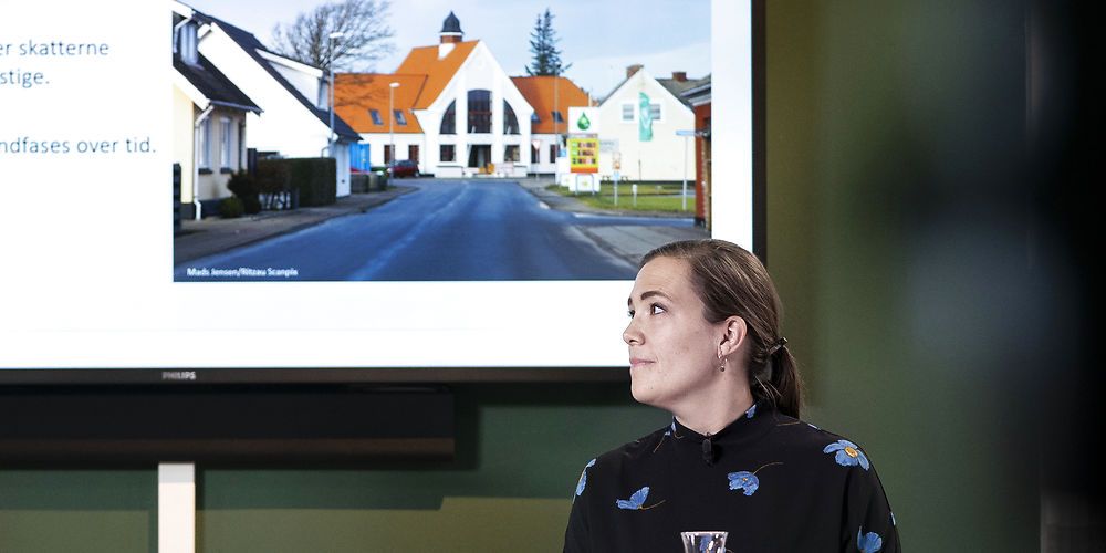 Da social- og indenrigsminister Astrid Krag (S) præsenterede regeringens udspil til en udligningsreform nævnte hun specifikt, at de rigeste danskere med de store biler i garagen skulle betale mest - men nu viser det sig, at netop de rigeste får en særlig rabat i 15 kommuner.