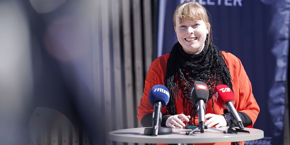 Kulturmininster Joy Mogensen har meldt ud, at der er ekstra støtte på vej til medier, kunstnere, folkeoplysningen og folkehøjskoler.