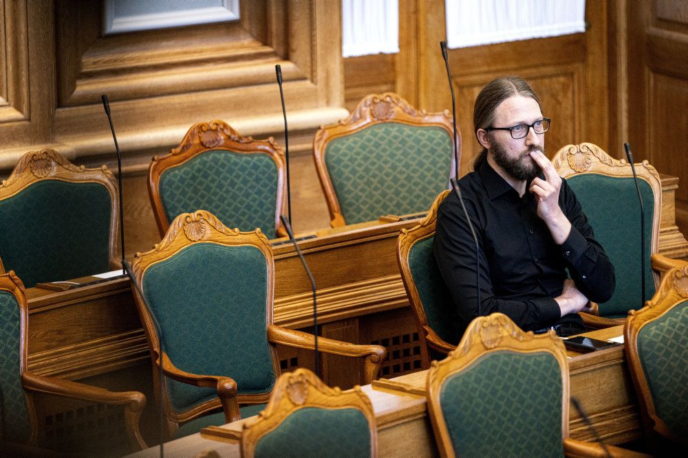 Stinus Lindgreen, RV, er en af mange sunhedsordførere, der vil have tal og beregninger fra Statens Serum Institut lagt frem. (Arkivfoto)