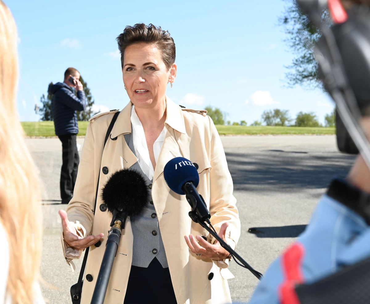 Formand for SF Pia Olsen Dyhr og de øvrige partiledere havde en masse krav og ønsker med, da de torsdag formiddag mødte op på Marienborg til forhandlinger om yderligere genåbning.