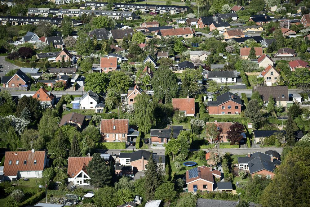 Nykredit forventer, at prisen på et hus i Danmark i gennemsnit vil falde med 4,1 procent i år - med forskelle mellem landsdelene. (Arkivfoto)