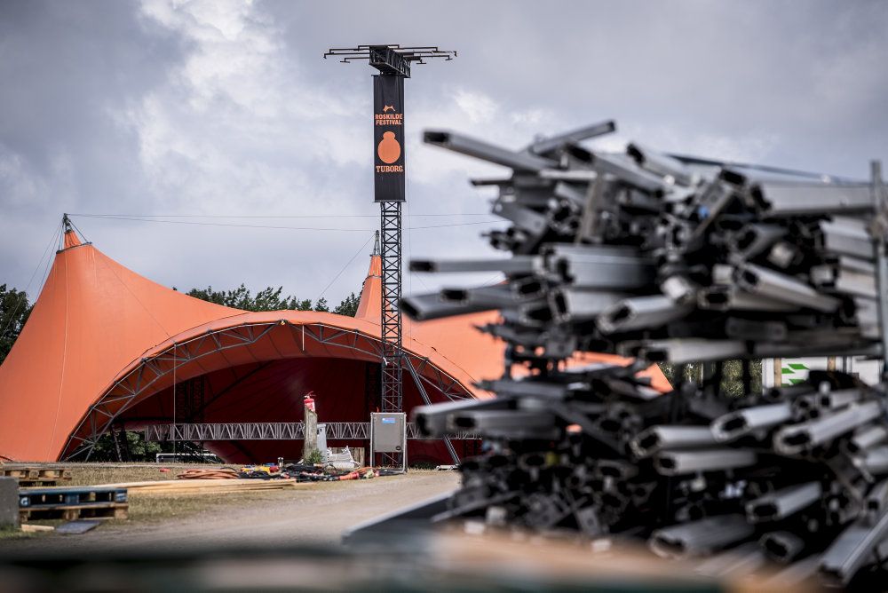 Den 7. april stod det klart, at Roskilde Festival var aflyst for i år. Det skyldtes, at regeringen besluttede at forlænge forbuddet mod store forsamlinger til og med august. (Arkivfoto)