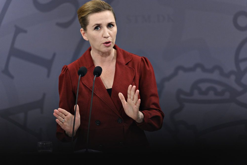 Statsminister Mette Frederiksen (S) præsenterede på et pressemøde tirsdag en ny strategi, der i endnu højere grad lægger vægt på test og opsporing af kontakter til smittede. (Arkivfoto).