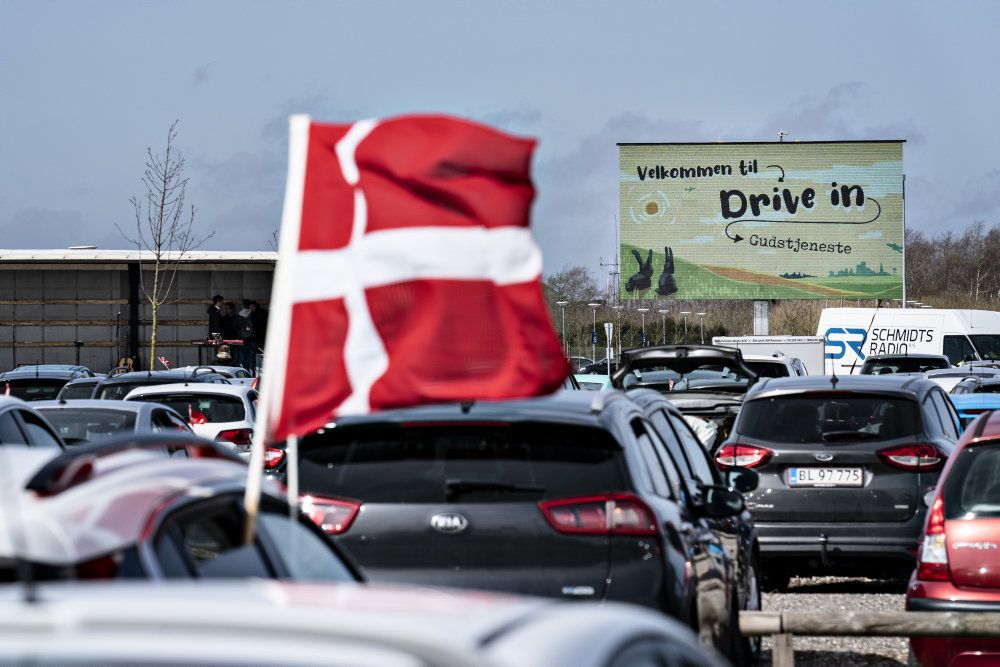 Vinduet for danskere, der gerne vil køre hjem i en udenlandsk bil under coronakrisen, bliver forlænget med to måneder. (Arkivfoto)