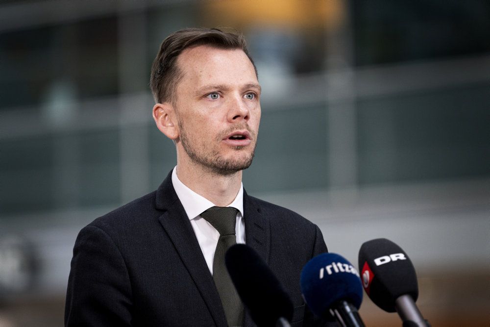 Beskæftigelsesminister Peter Hummelgaard (S) mener, at antallet af jobopslag støtter, at kravene til arbejdsløse genindføres.