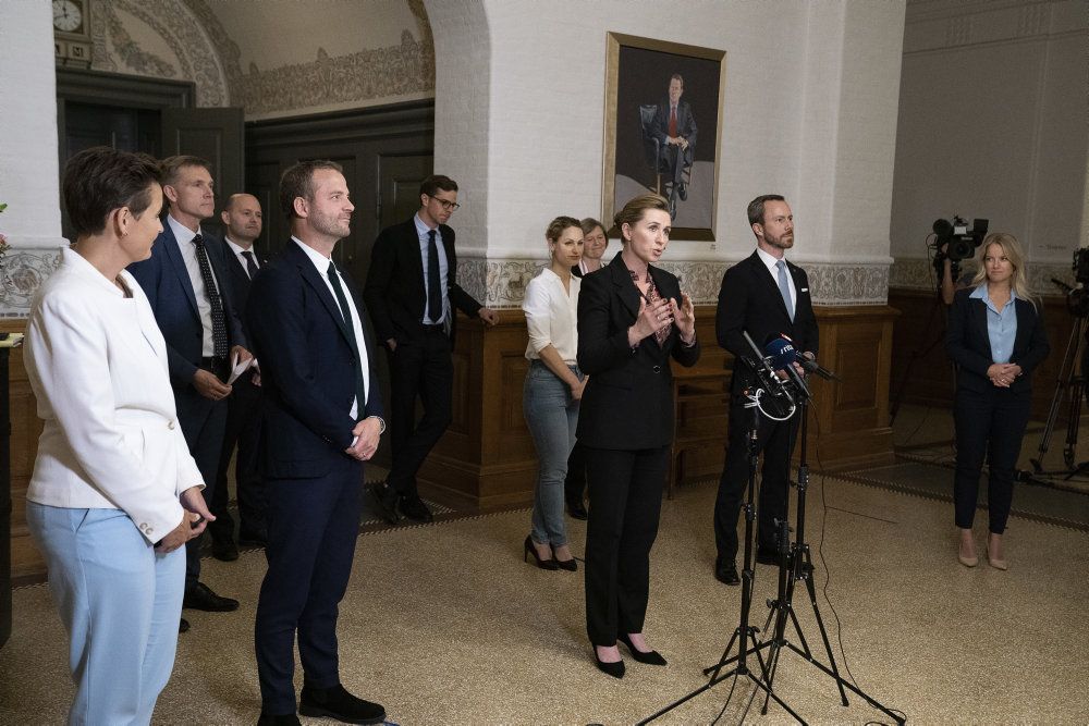 Partilederne med statsminister Mette Frederiksen (S) i spidsen har de seneste måneder haft travlt grundet coronakrisen. (Arkivfoto)