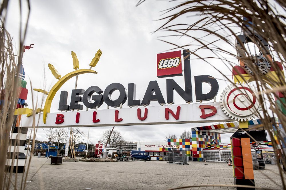 I Legoland i Billund havde man forberedt sig godt og grundigt på genåbningen efter coronakrisen. Men nye retningslinjer udfordrer forlystelsesparken. (Arkivfoto)