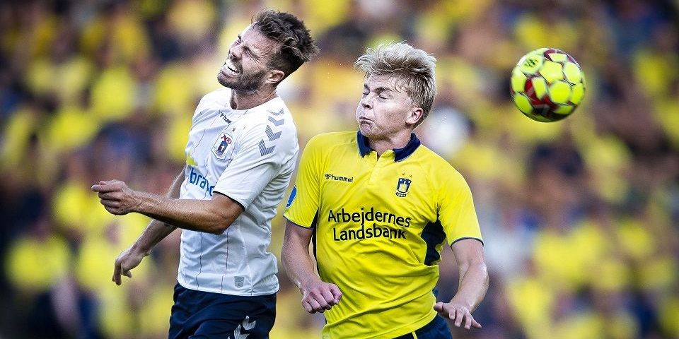 Både AGF og Brøndby IF kan se frem til milliontilskud fra deres hjemkommuner til moderniseringer af stadion og klubfaciliteter. (Arkiv)