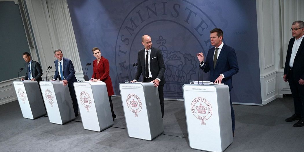 Statsminister Mette Frederiksen (S) og regeringen vil med ny styrelse sikre, at der er nok værnemidler og test under coronakrisen eller en fremtidig krise.