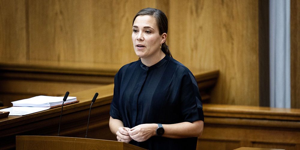 Social- og indenrigsminister Astrid Krag (S) har fremsat et relativt omfattende ændringsforslag til udligningsreformen, som kan hænge sammen med markant fejl i rapport fra Finansieringsudvalget.