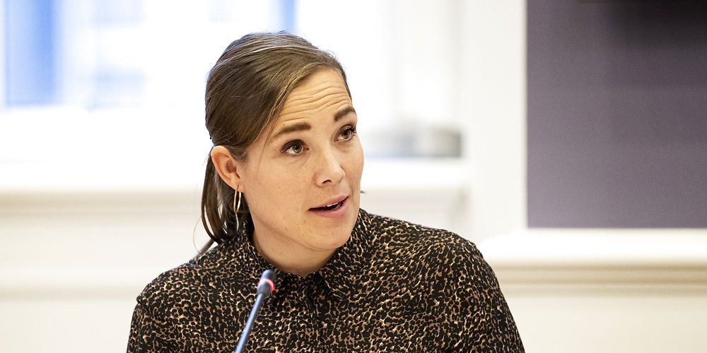 Social- og Indenrigsminister Astrid Krag (S) oplyser til Folketinget, at kommunerne også i fremtiden vil få forhøjet refusion af det såkaldte efterværn til 18-22 tidligere anbragte børn.