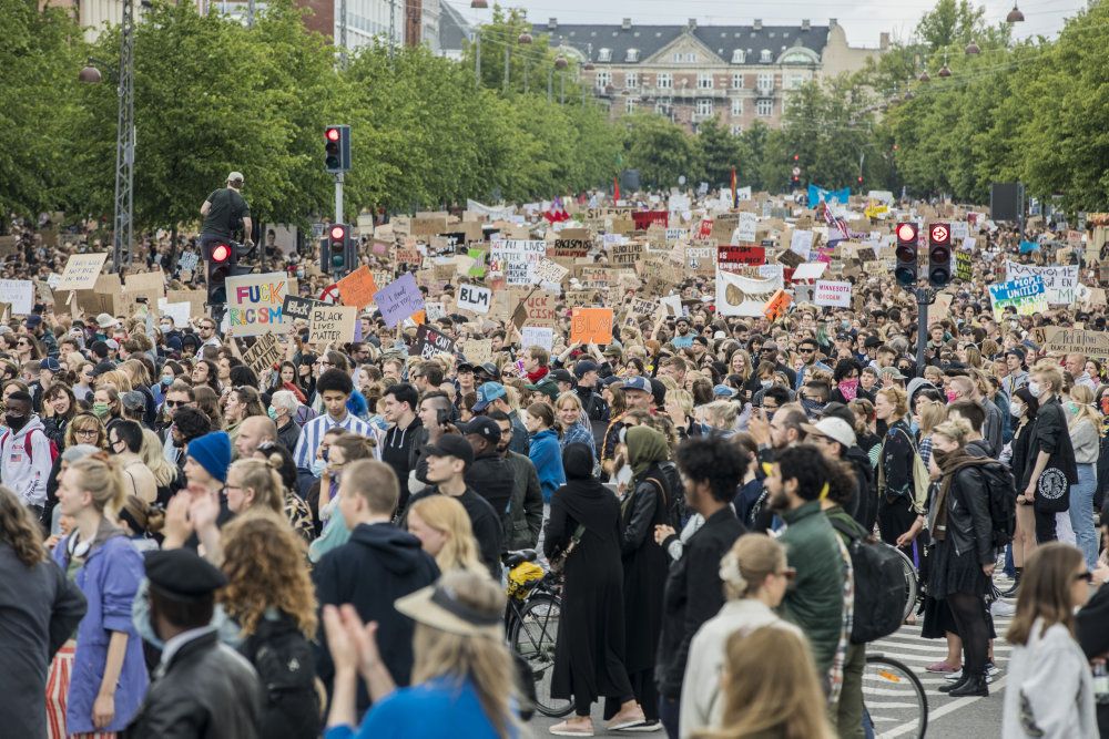 Hvis man har været til demonstration som den i København søndag, vil det være passende at tage en coronatest, mener politisk ordfører Jesper Petersen (S). (Arkivfoto)