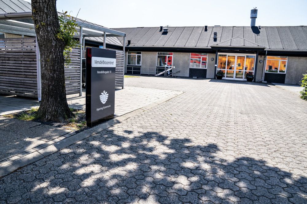 For to uger siden blev der lukket totalt ned for besøgende på plejecentrene i Hjørring Kommune. Det skete, efter der blevet konstateret smitteudbrud på Vendelbocentret. Nu er kommunen klar til at lempe på restriktionerne, så beboere på centrene igen kan få besøg på udearealerne. Dog ikke på Vendelbocentret, der fortsat holder lukket. (Arkivfoto).