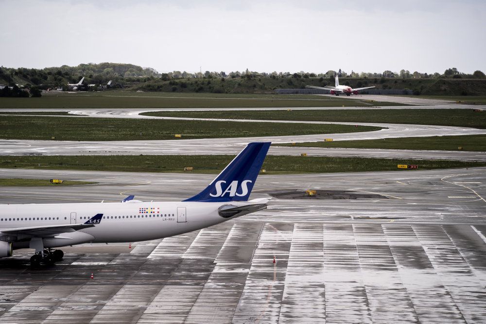 SAS har mandag opsagt knap 1600 danske medarbejdere. (Arkivfoto)