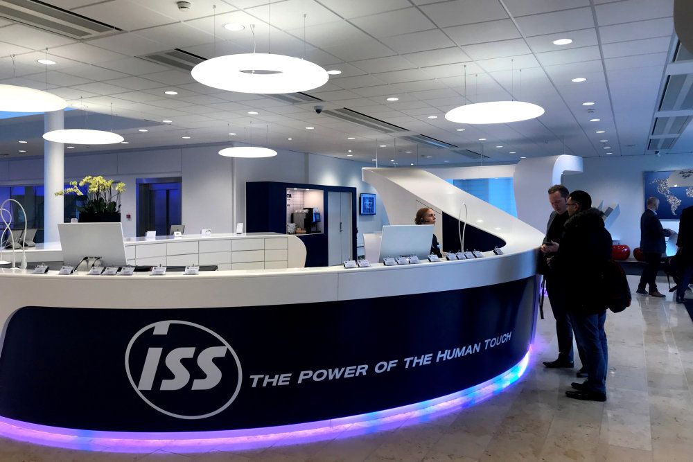ISS' har hovedkvarter i udkanten af København. Mandag har ISS i Danmark oplyst, at selskabet forlader ordningen om lønkompensation og opsiger 300 medarbejdere. (Arkivfoto)