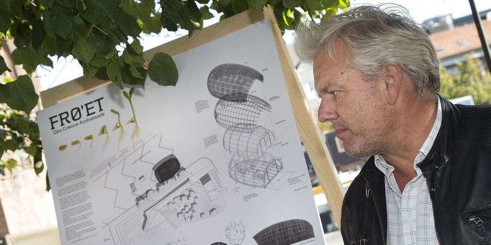 I dag begynder retssagen mod tidligere topchef i Aarhus Kommune, Claus Pedersen (billedet). Han er tiltalt for at modtage bestikkelse og for mandatsvig. (Arkiv)