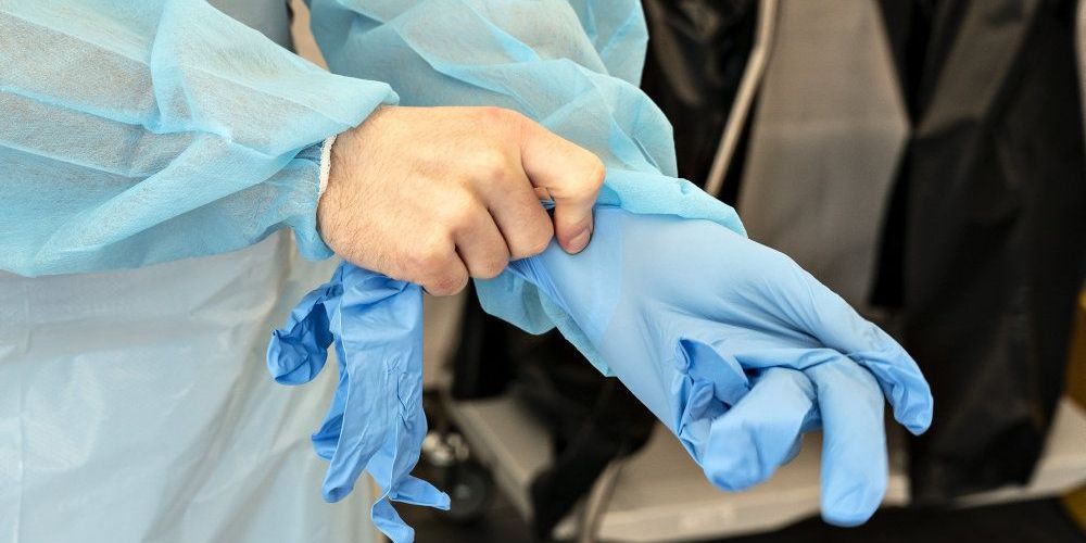 Der blev ikke gjort nok for at sikre de ansatte mod coronasmitte på en lungemedicinsk afdeling med coronapatienter på Bispebjerg Hospital. Sådan lyder vurderingen fra Arbejdstilsynet, der giver afdelingen et strakspåbud. (Arkiv)