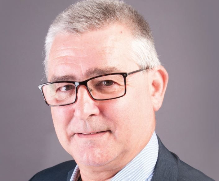 Byrådsmedlem Henrik Kjølby fra Sorø Kommune går nu fra Dansk Folkeparti til Venstre. Er der et mytteri i gang blandt DF's lokalpolitikere?
