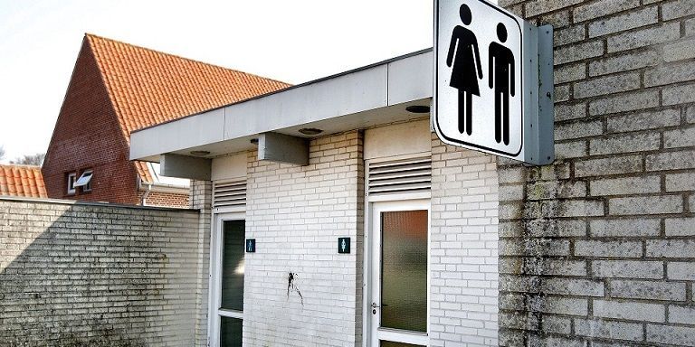 Lolland Kommunes 20-25 offentlige toiletter bliver ikke åbnet foreløbig, forklarer kommunen. (Arkiv)