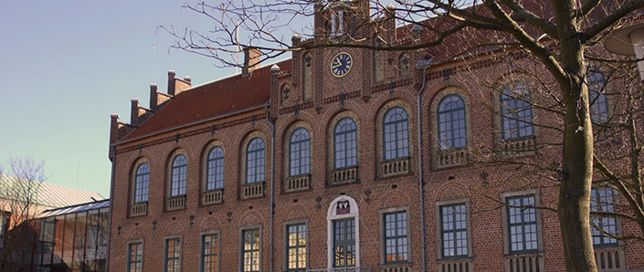 Hjemløse skulpturer og andre kunstværker kan nu være årsag til, at Nyborg Kommune sender kunstværkerne ud og virke rundt omkring i kommunen, og at politikerne tager fat i at formulere en kunstpolitik.