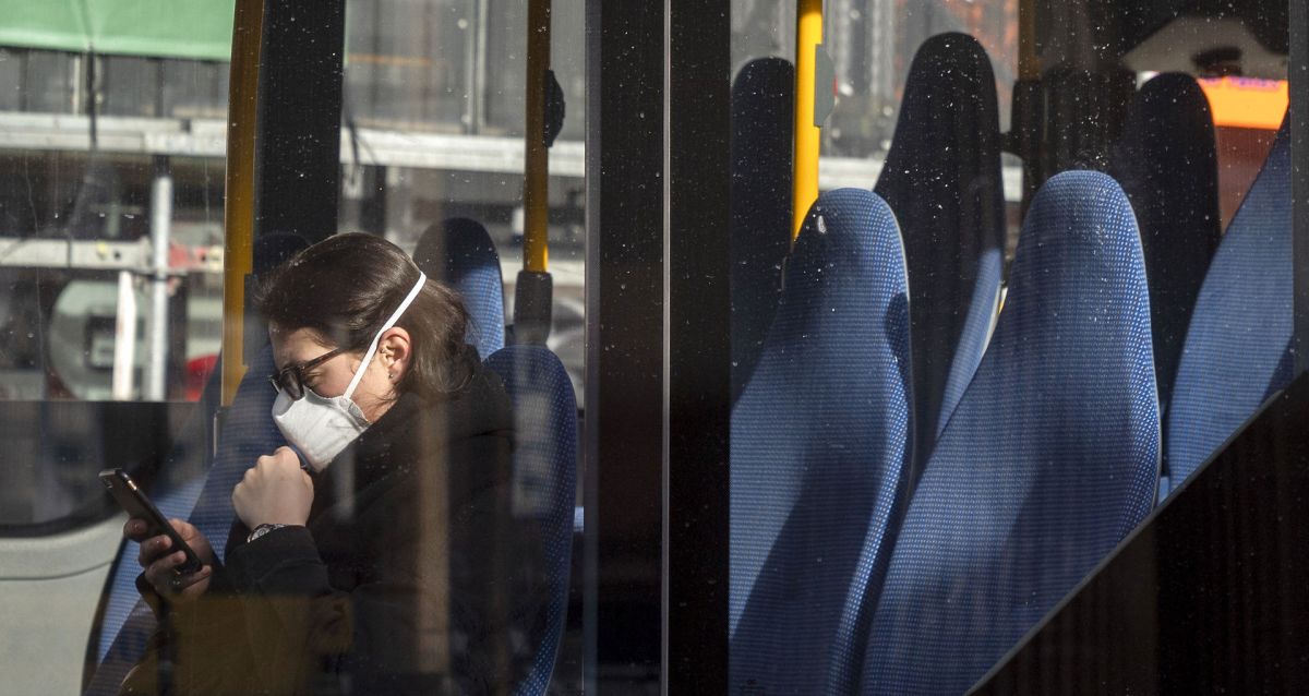 Seks kommuner stiller nu krav om, at passagerer i busserne skal have mundbind på.