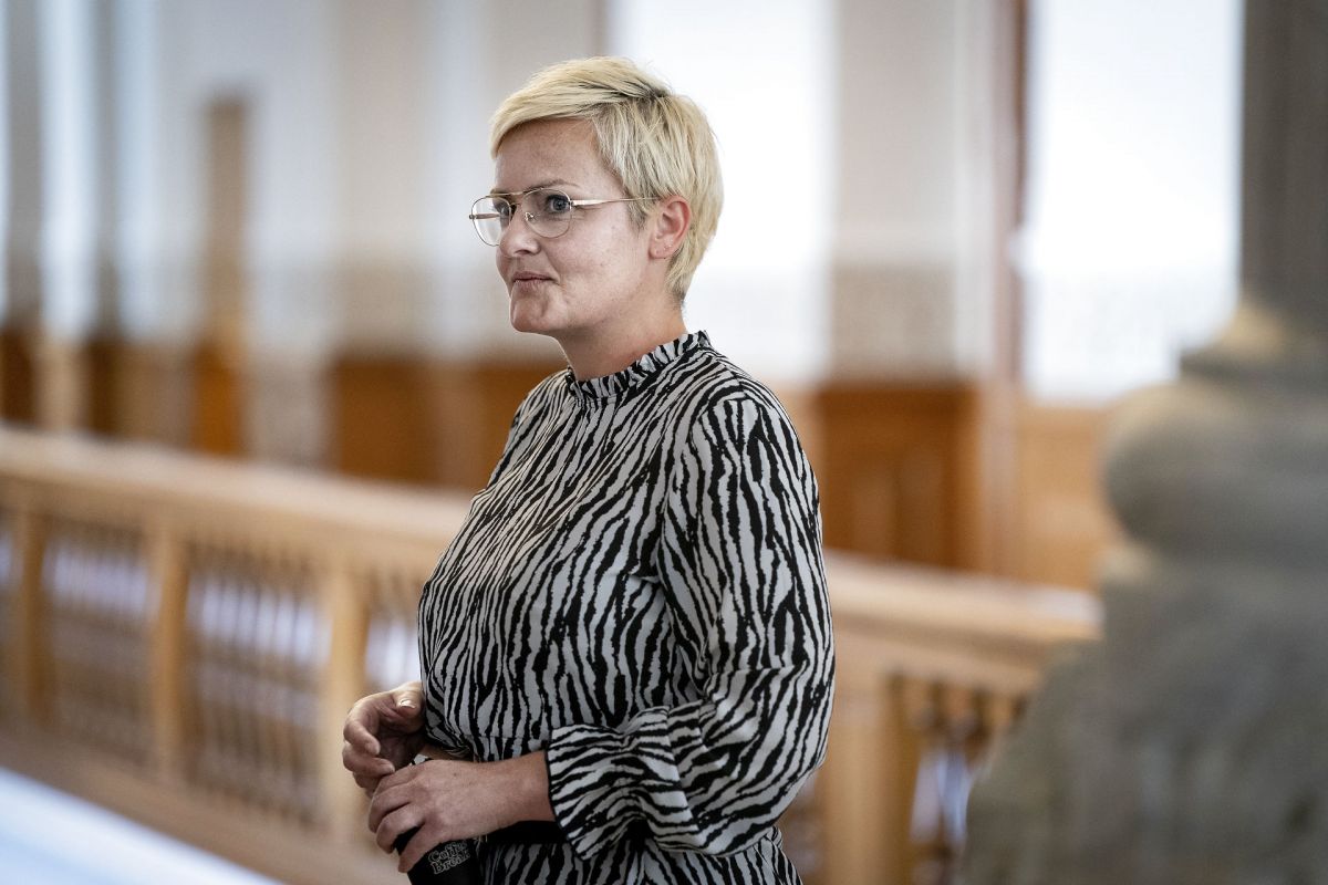 "Det er et sindssygt vigtigt, at parterne har fundet hinanden. Det er afgørende for folkeskolen, og ikke mindst lærerne ude på skolerne," skriver børne- og undervisningsminister Pernille Rosenkrantz-Theil (S).