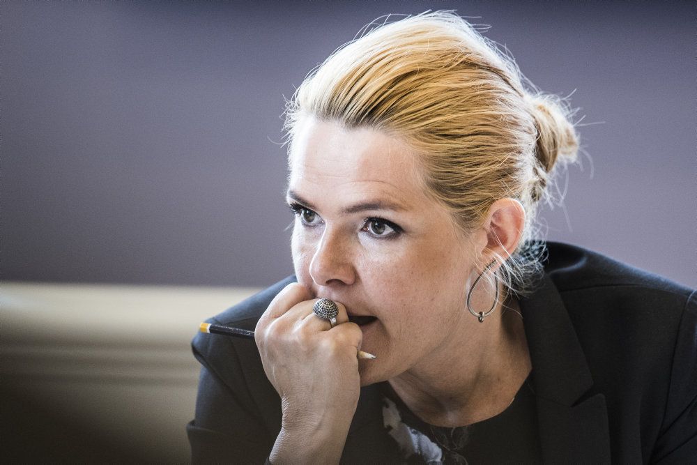 Inger Støjberg fortæller, at Venstre under onsdagens genåbningsforhandlinger vil stille krav om, at der skal komme svar på coronatest inden for 24 timer. Desuden skal det håndhæves, at coronasmittede skal isolere sig. (Arkivfoto)