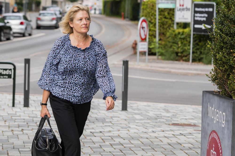 Tidligere vicedirektør i Udlændingestyrelsen Lene Vejrum ankommer til afhøring i Instrukskommissionen i Retten på Frederiksberg torsdag. (Foto: Martin Sylvest/Ritzau Scanpix 2020)