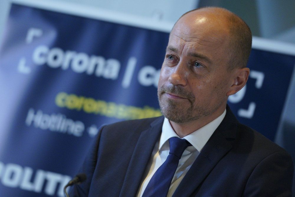 Sundheds- og Ældreminister Magnus Heunicke (S) fortæller på et pressemøde, at myndighederne er bekymret for smitteudviklingen i Rødovre, Ishøj, Randers og Glostrup.