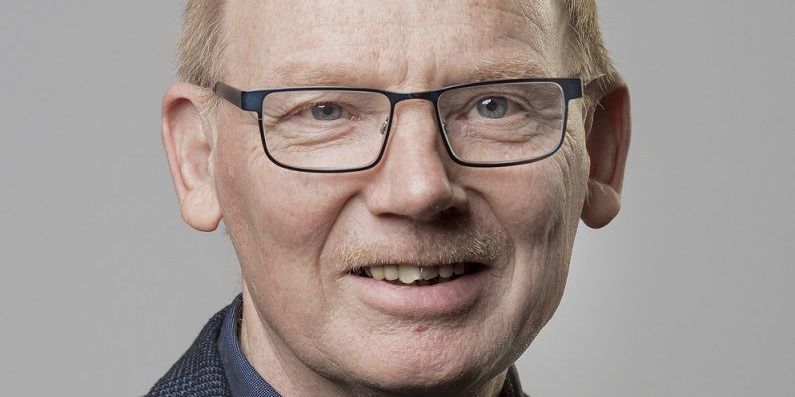Socialudvalgsformand Allan Petersen (DF), Hedensted Kommune, foreslår, at kommunen ansætter en egentlig ombudsmand for ældre og pårørende efter skandalesager i andre kommuner. (Arkiv)