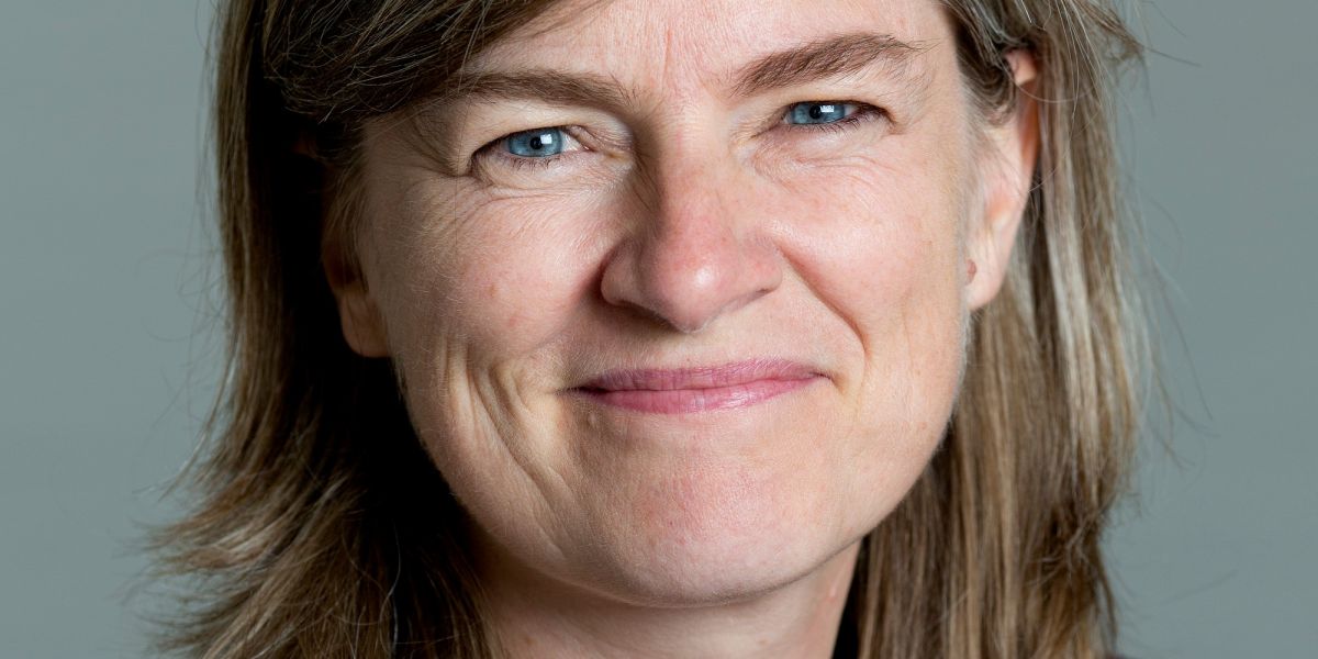 "Det er gået forbavsende godt," siger beskæftigelseschef i Silkeborg Anita Jensen om de 14 dage, hvor medarbejderne på jobcentret har fortsat beskæftigelsesindsatsen hjemmefra. Nu er smittetallet for Covid-19 så langt ned, at de igen kan komme på arbejde.