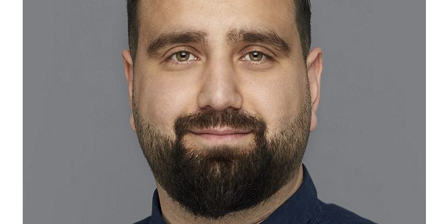 Mehmet Dogru (EL), byrådsmedlem i Greve Kommune, er utilfreds med Region Hovedstadens beslutning om at sende busrute-regning videre til tre kommuner. (Arkiv)